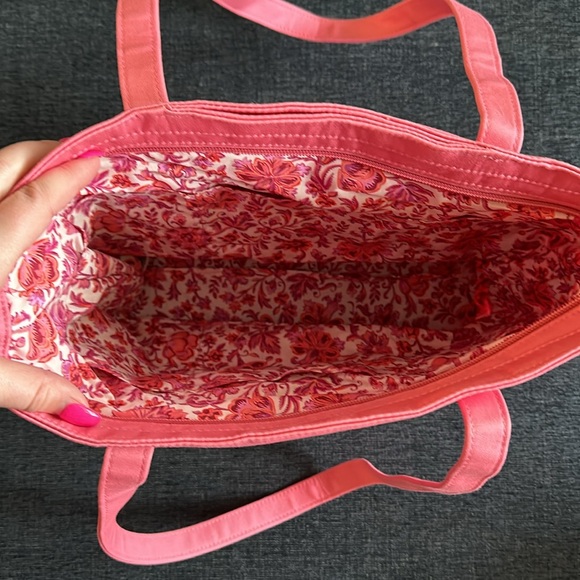 Vera Bradley Women’s Small Vera Tote in Rouge Rose - Picture 4 of 12
